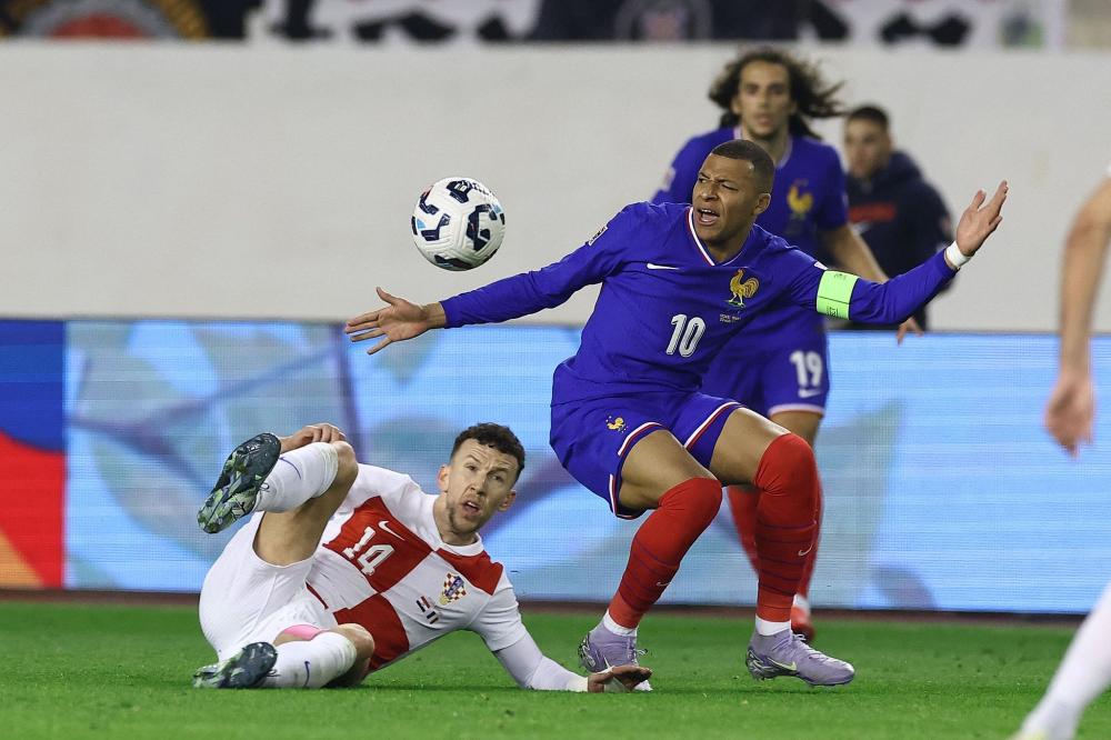 官方：角田凉太朗回归横滨水手；据悉转会费120万镑